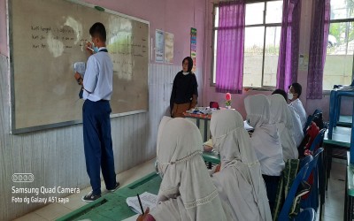 FOTO KEGIATAN EKSKUL OLIMPIADE IPS