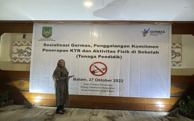 KEPALA SEKOLAH SMP NEGERI 28 BATAM MENGIKIUTI SOSIALISASI DARI DINASKESEHATAN BATAM KOTA